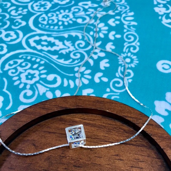 NEW💙💎Beautiful Caged Diamond Necklace💎💙Cube CZ - Picture 5 of 16